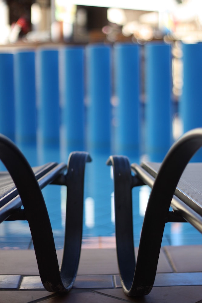 Porto Kalamaki Hotel — Swimming pool in Chania
