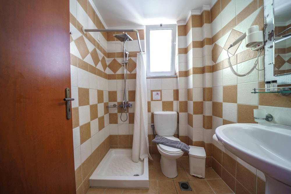 Porto Kalamaki Hotel — Hotel rooms in Chania