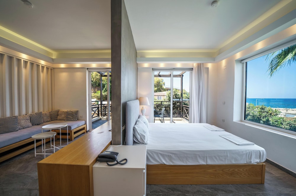 Porto Kalamaki Hotel — Hotel rooms in Chania