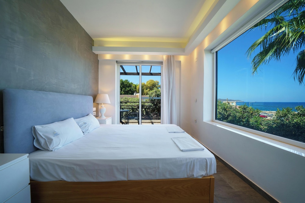 Porto Kalamaki Hotel — Hotel rooms in Chania
