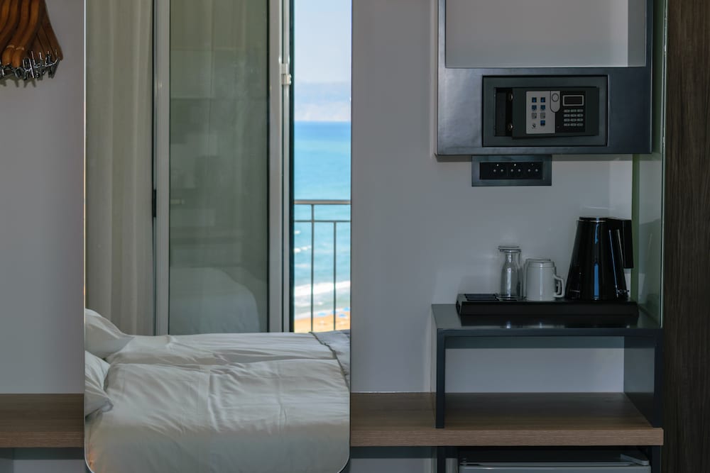 Renieris Hotel — Hotel rooms in Chania