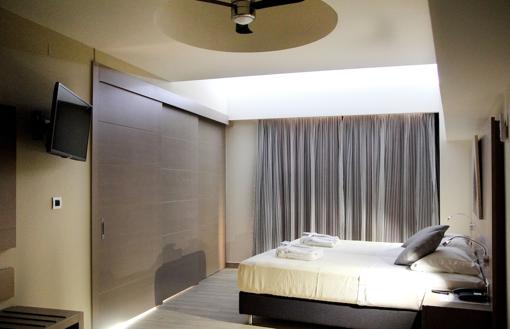 Renieris Hotel — Hotel rooms in Chania