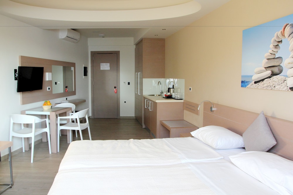 Renieris Hotel — Hotel rooms in Chania
