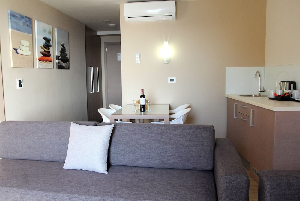 Renieris Hotel — Hotel rooms in Chania