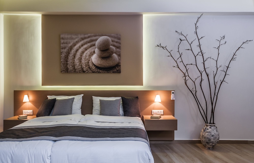 Renieris Hotel — Hotel rooms in Chania