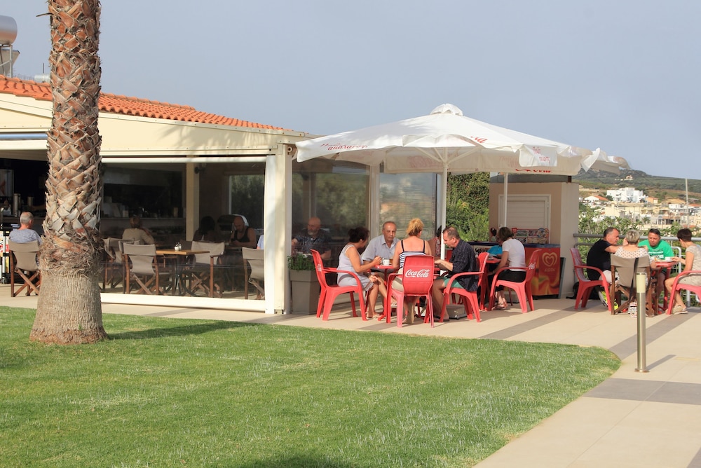 Renieris Hotel — Restaurant & bars in Chania