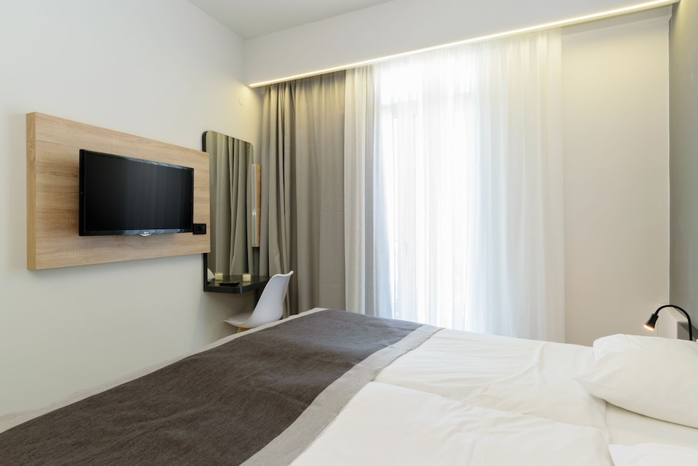 Renieris Hotel — Hotel rooms in Chania