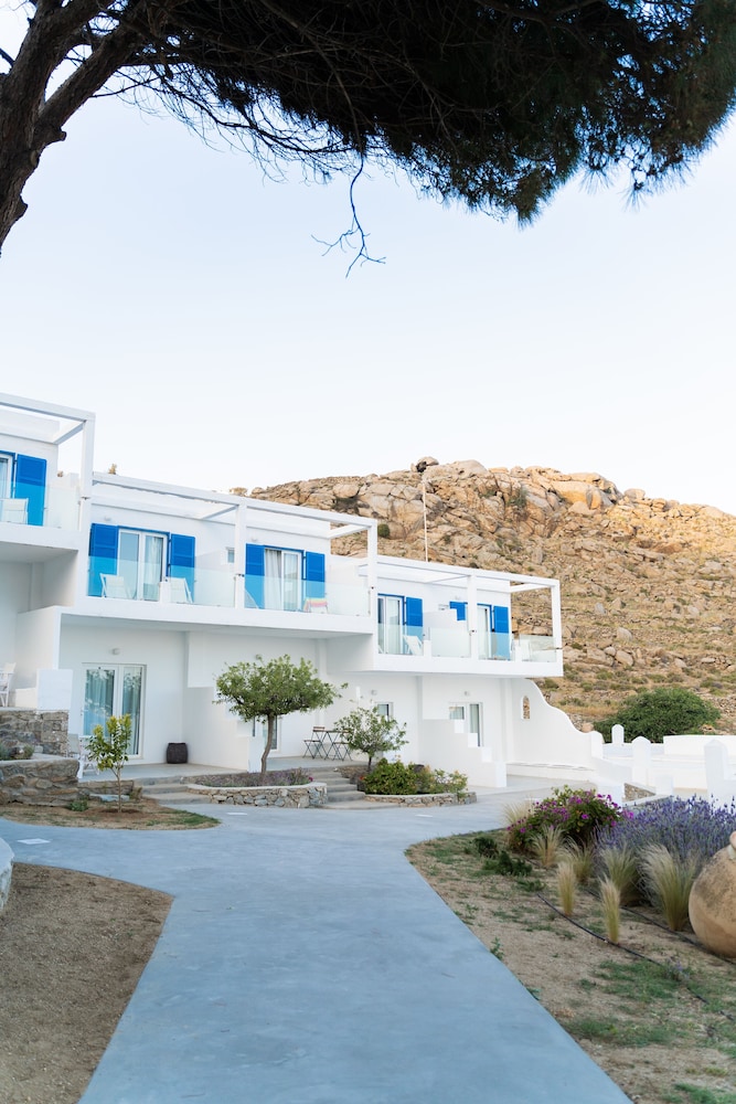 Rhenia Mykonos Hotel & Bungalows — Hotel building in Tourlos, South Aegean
