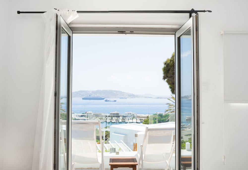 Rhenia Mykonos Hotel & Bungalows — Hotel rooms in Tourlos, South Aegean