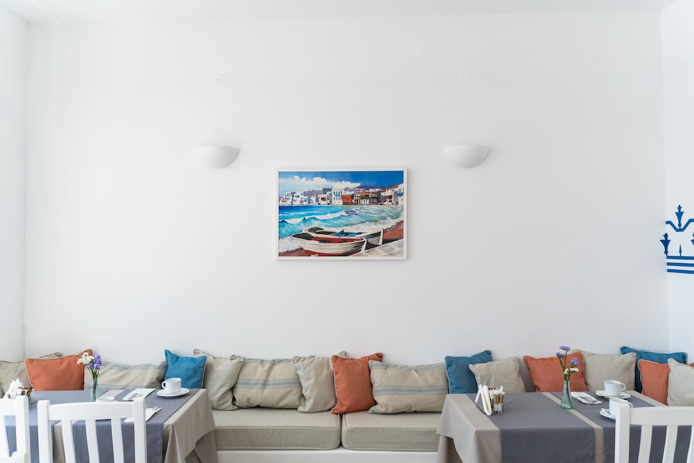 Rhenia Mykonos Hotel & Bungalows — Restaurant & bars in Tourlos, South Aegean
