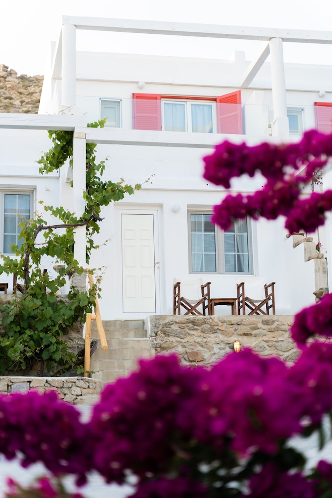 Rhenia Mykonos Hotel & Bungalows — Hotel building in Tourlos, South Aegean