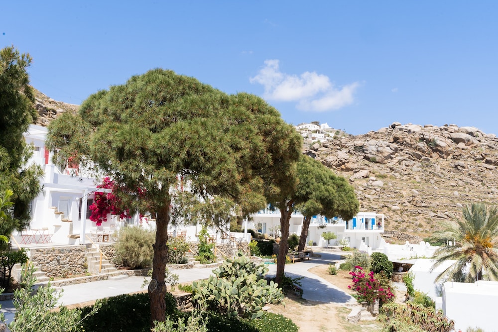 Rhenia Mykonos Hotel & Bungalows — Hotel building in Tourlos, South Aegean