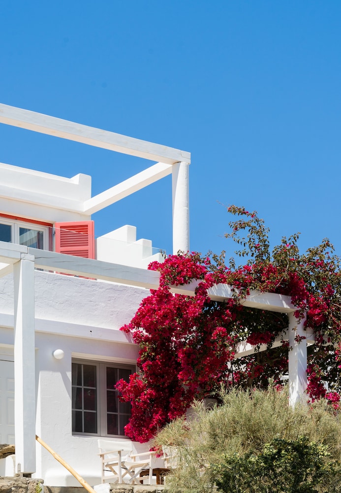 Rhenia Mykonos Hotel & Bungalows — Hotel building in Tourlos, South Aegean
