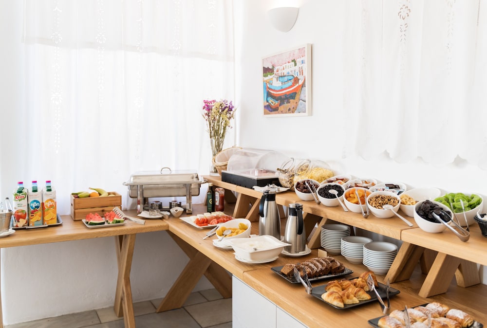 Rhenia Mykonos Hotel & Bungalows — Restaurant & bars in Tourlos, South Aegean