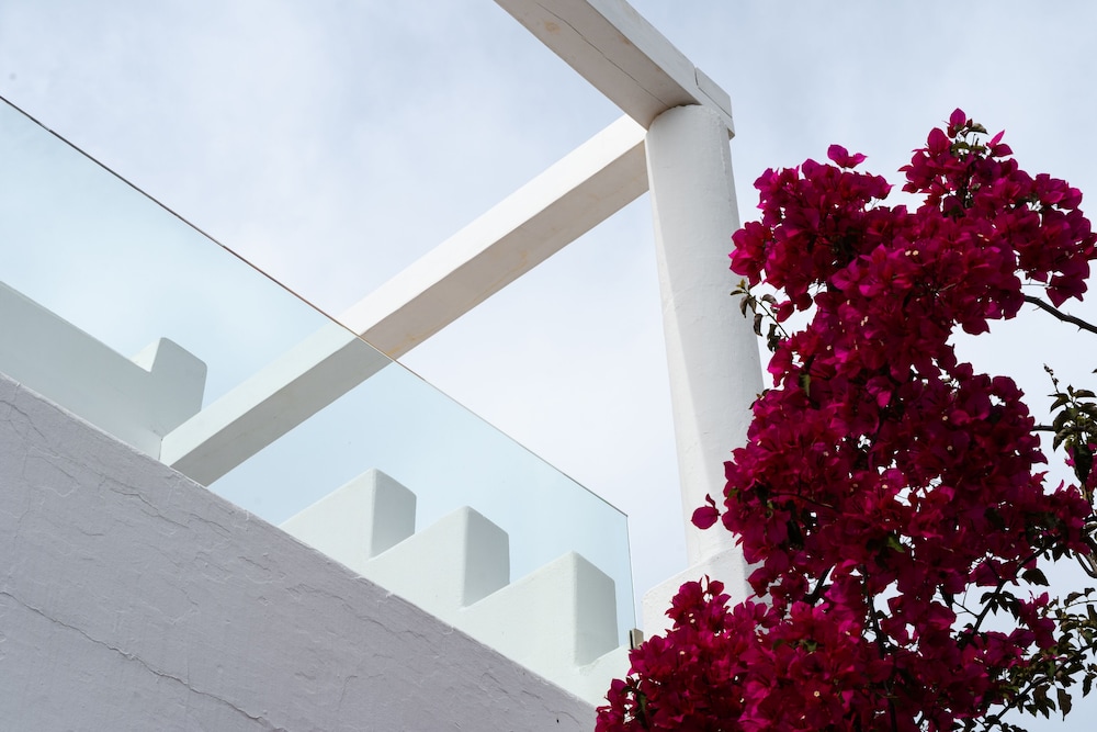 Rhenia Mykonos Hotel & Bungalows — Hotel building in Tourlos, South Aegean