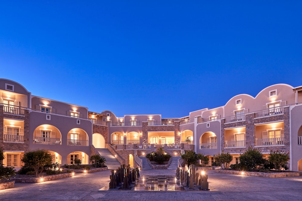 Santo Miramare Resort — Hotel building in Aghios Georgios (Santorini), South Aegean