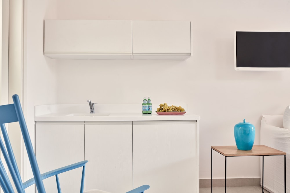 Santo Miramare Resort — Hotel rooms in Aghios Georgios (Santorini), South Aegean