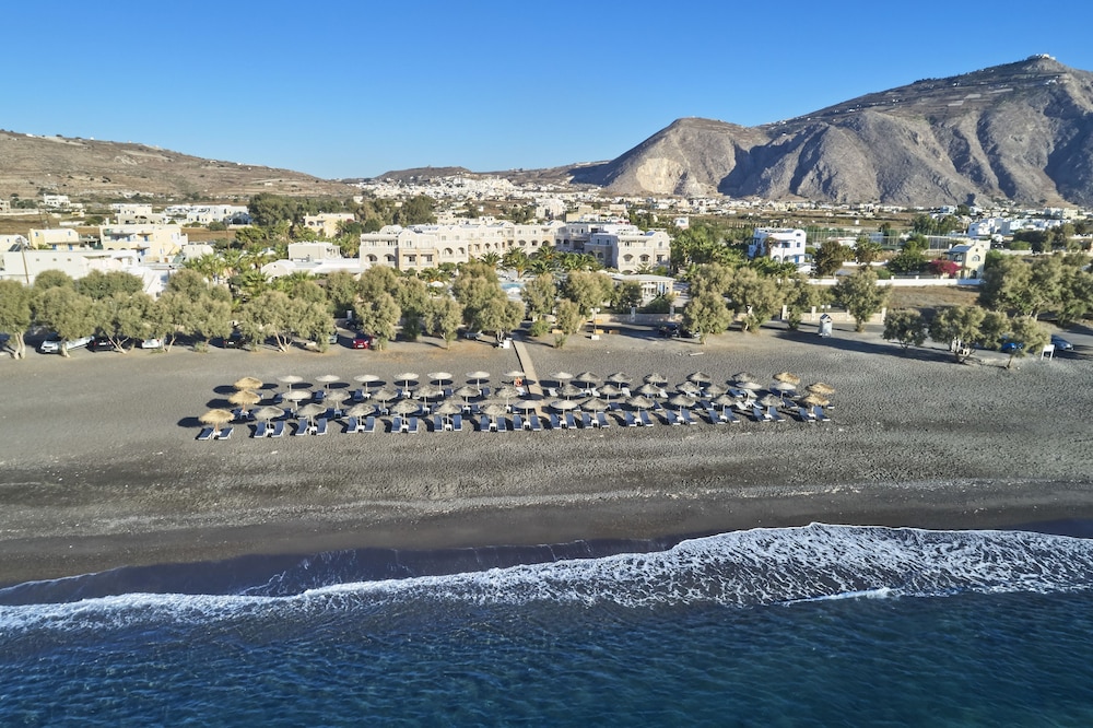 Santo Miramare Resort — Beach in Aghios Georgios (Santorini), South Aegean