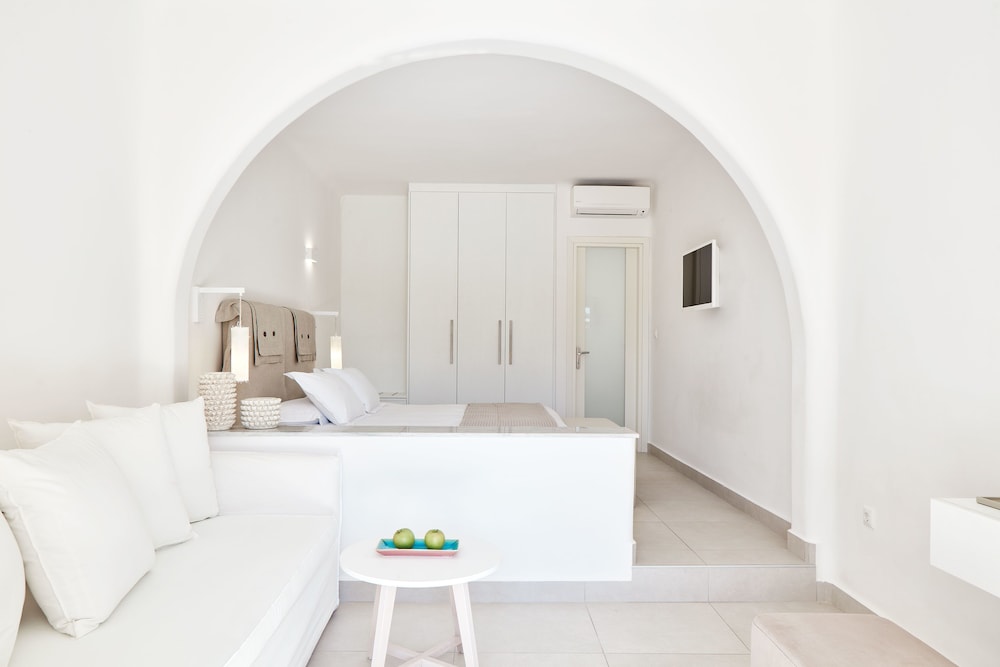 Santo Miramare Resort — Hotel rooms in Aghios Georgios (Santorini), South Aegean