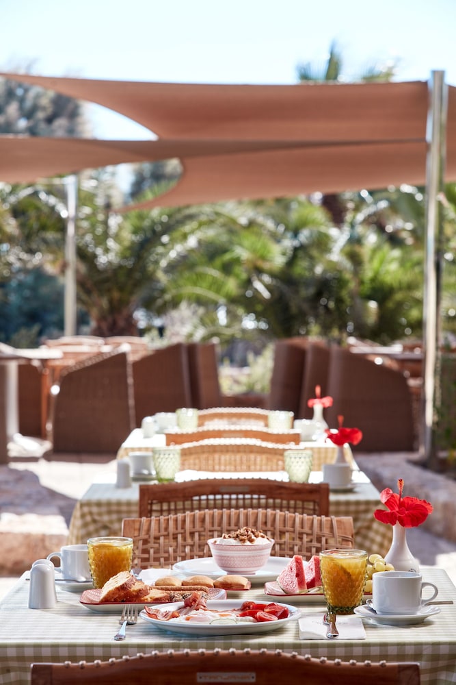 Santo Miramare Resort — Restaurant & bars in Aghios Georgios (Santorini), South Aegean
