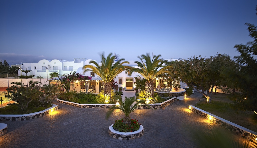Santorini Kastelli Resort — Hotel building in Kamari, South Aegean