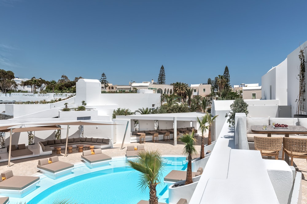 Santorini Kastelli Resort — Swimming pool in Kamari, South Aegean