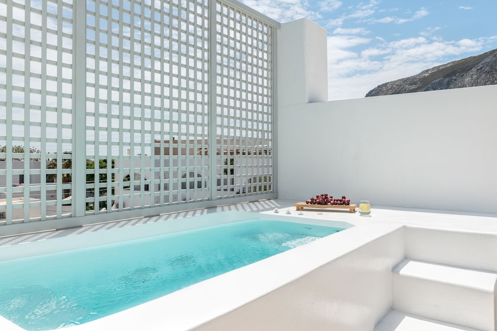 Santorini Kastelli Resort — Swimming pool in Kamari, South Aegean