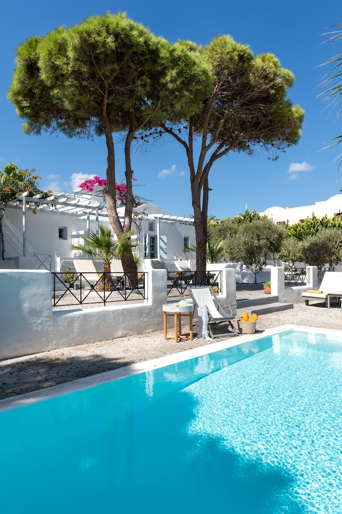 Santorini Kastelli Resort — Swimming pool in Kamari, South Aegean