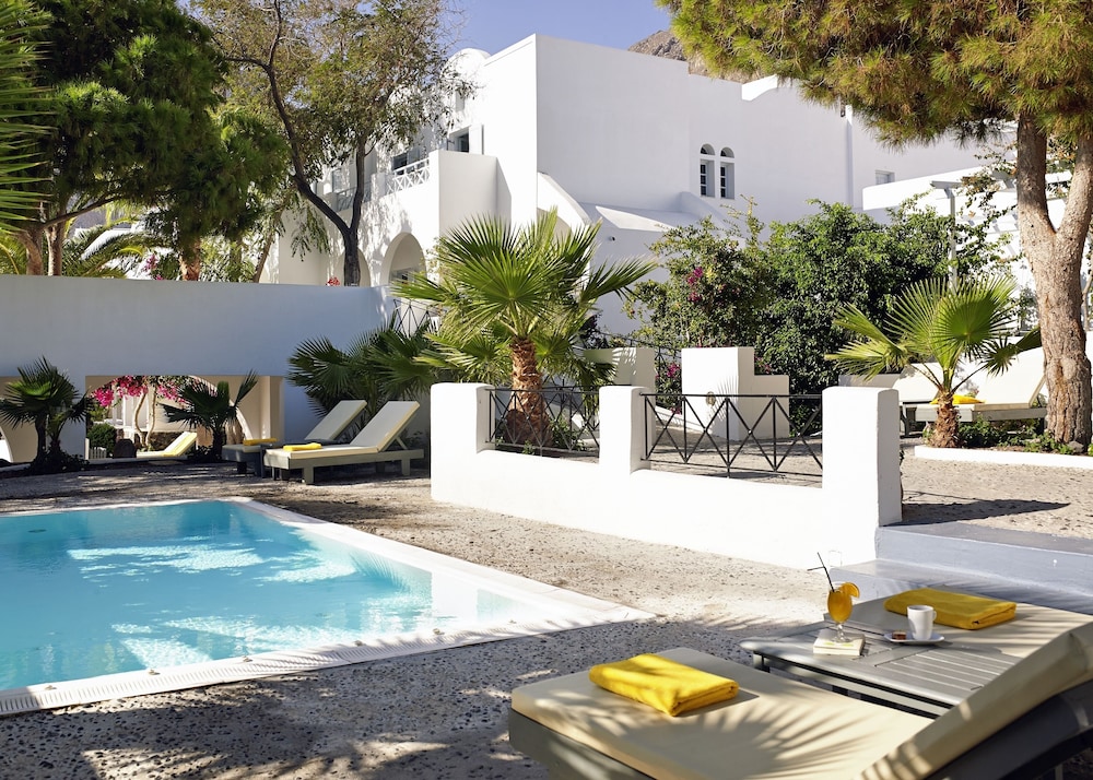 Santorini Kastelli Resort — Swimming pool in Kamari, South Aegean