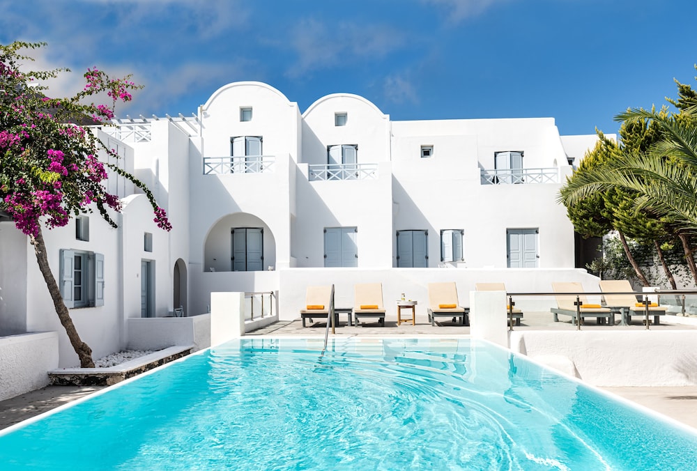 Santorini Kastelli Resort — Hotel building in Kamari, South Aegean