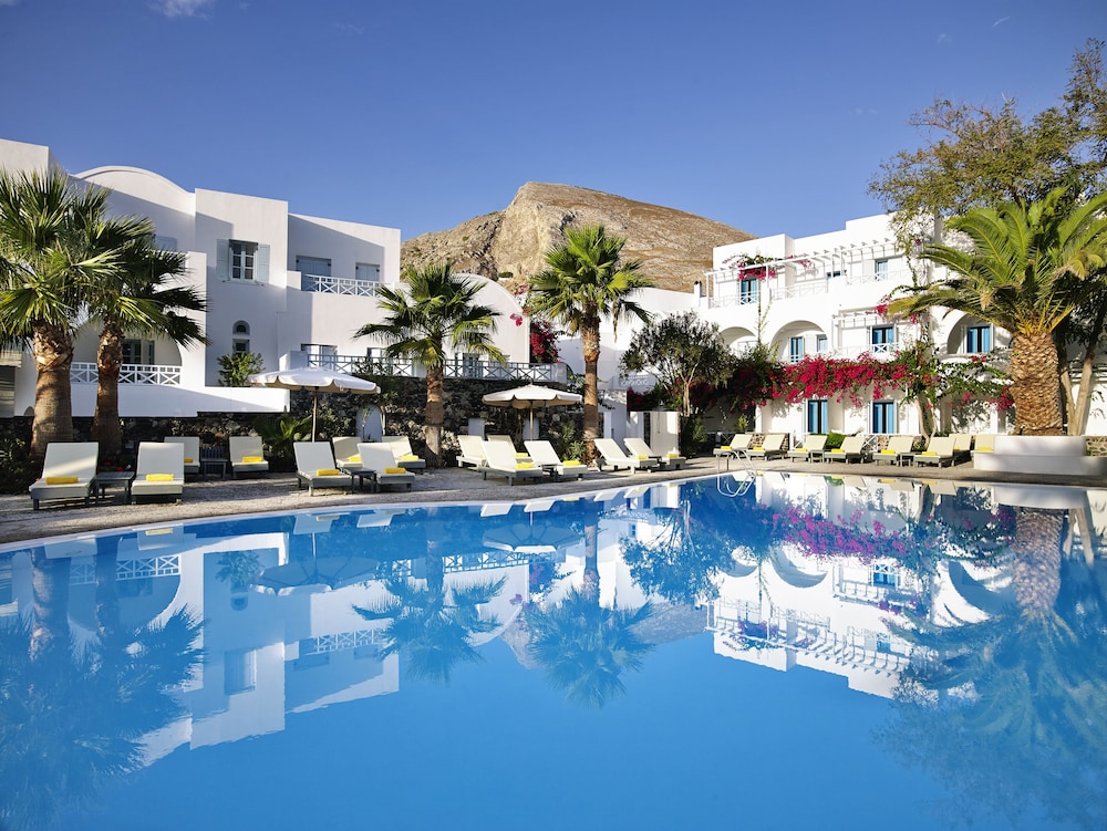 Santorini Kastelli Resort — Swimming pool in Kamari, South Aegean