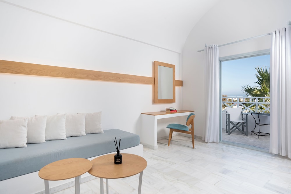 Santorini Kastelli Resort — Hotel rooms in Kamari, South Aegean
