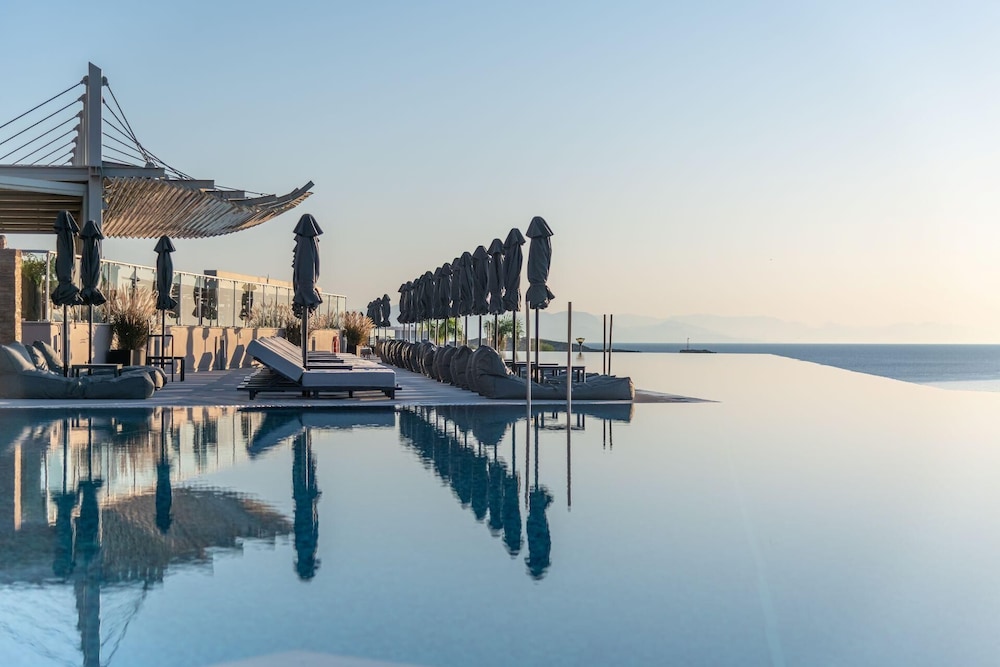 Michelangelo Resort and Spa — Swimming pool in Psalidi, South Aegean