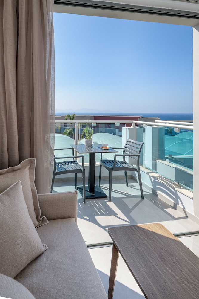Michelangelo Resort and Spa — Hotel rooms in Psalidi, South Aegean