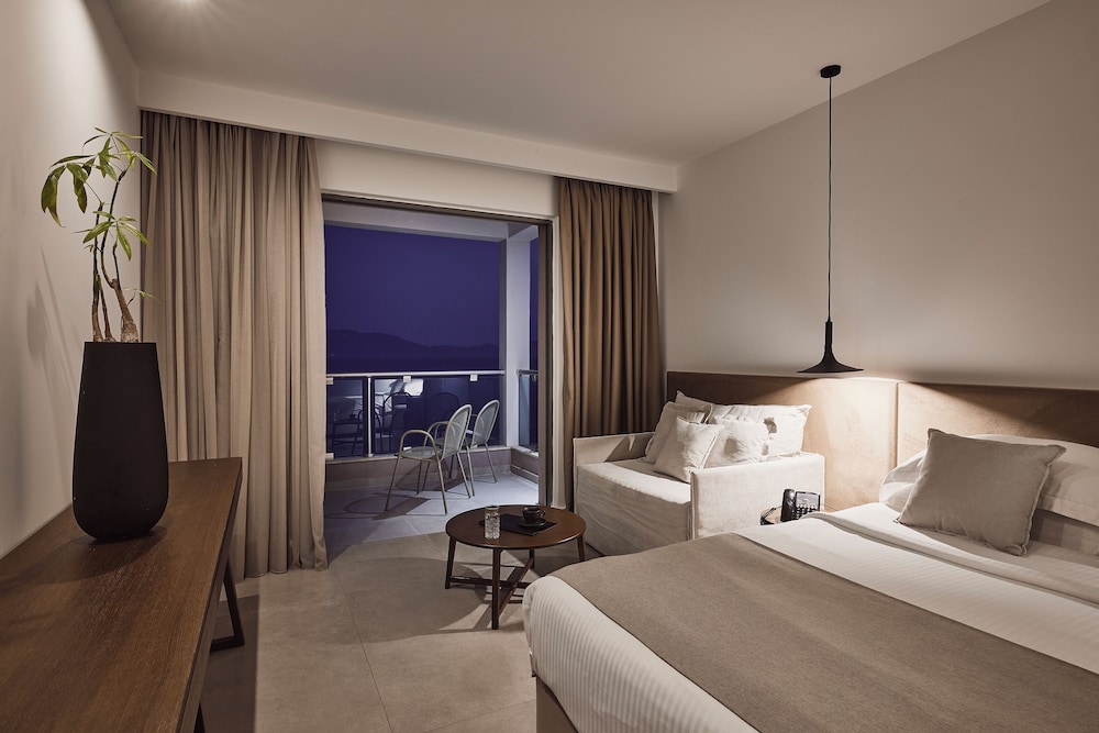 Michelangelo Resort and Spa — Hotel rooms in Psalidi, South Aegean