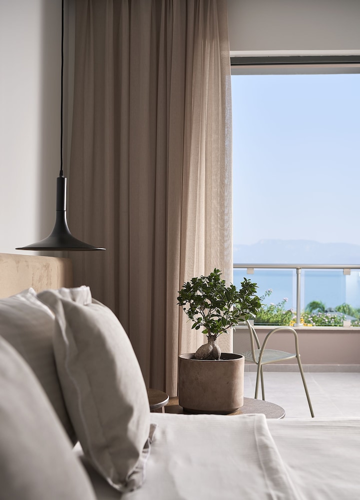 Michelangelo Resort and Spa — Hotel rooms in Psalidi, South Aegean