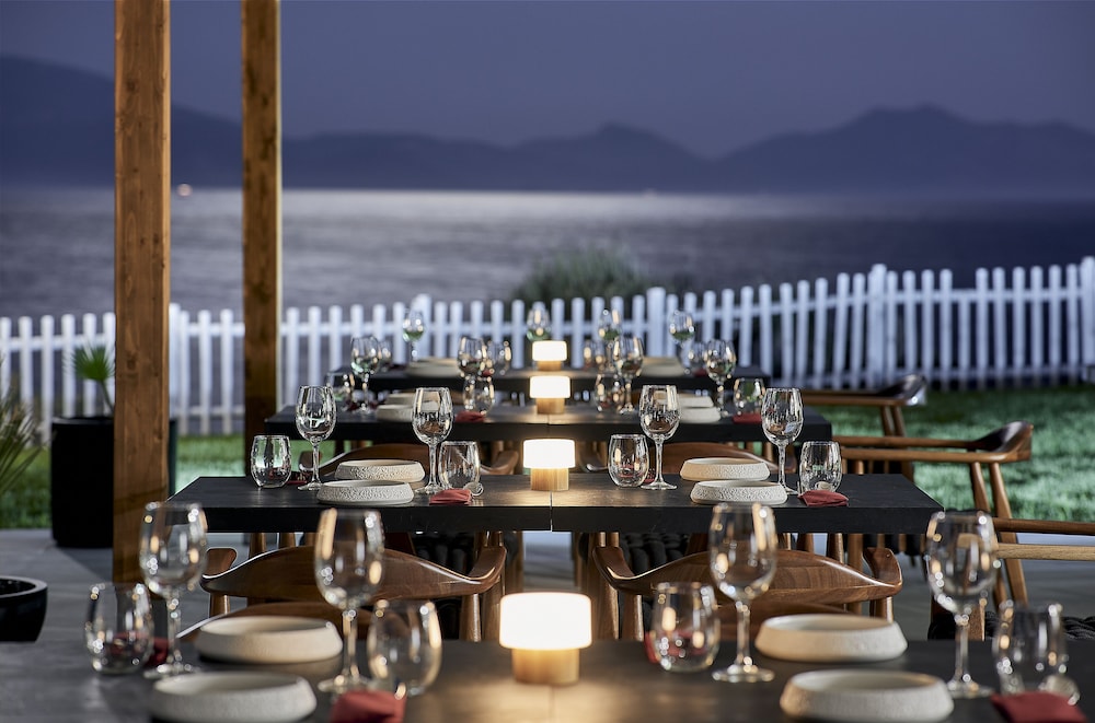 Michelangelo Resort and Spa — Restaurant & bars in Psalidi, South Aegean