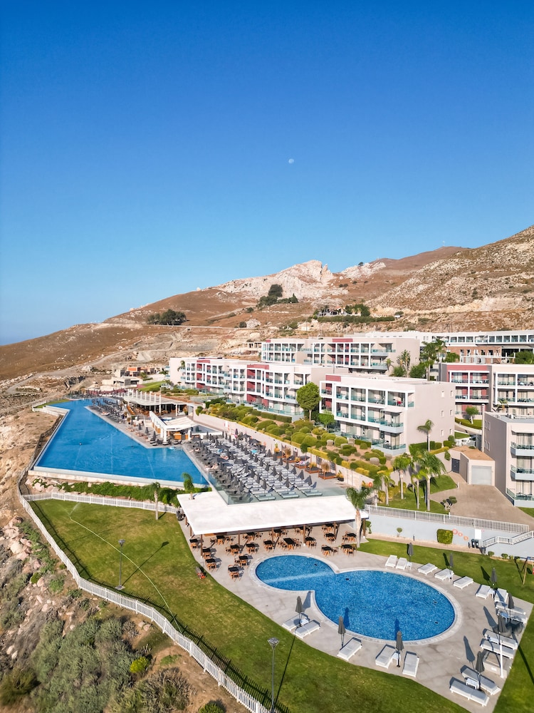 Michelangelo Resort and Spa — Main photo in Psalidi, South Aegean