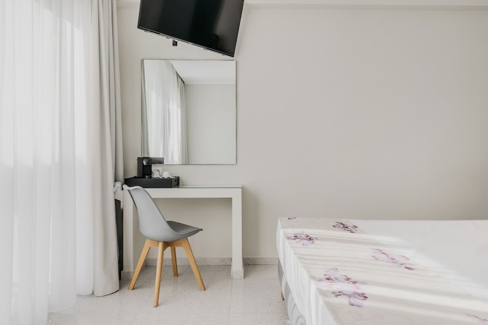 Sunrise Zante Hotel - Adults Only — Hotel rooms in Tsilivi, Ionian Islands