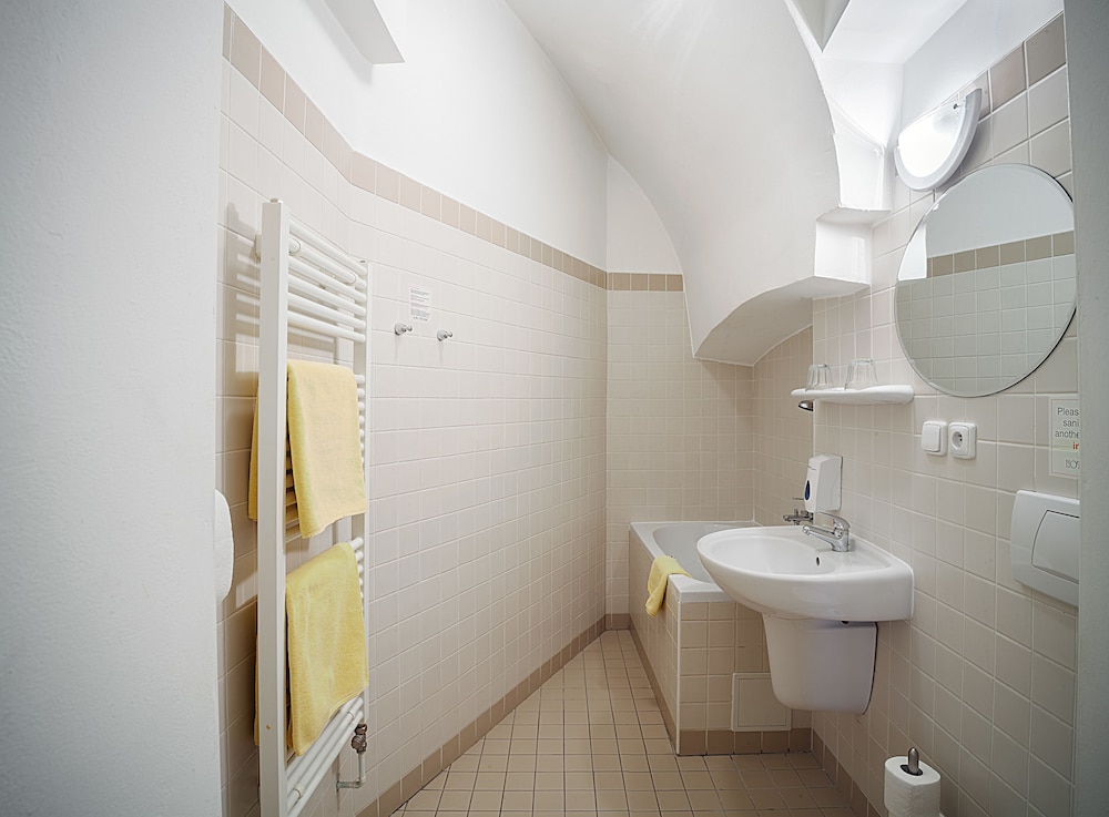 Hotel & Residence U Tri Bubnu — Hotel rooms in Prague, Prague