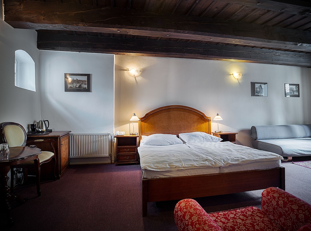 Hotel & Residence U Tri Bubnu — Hotel rooms in Prague, Prague