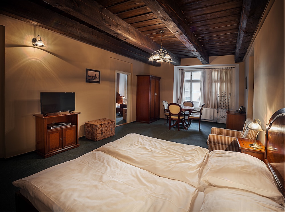 Hotel & Residence U Tri Bubnu — Hotel rooms in Prague, Prague