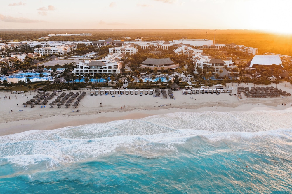 Hard Rock Hotel & Casino Punta Cana an All-Inclusive Resort — Beach in Bavaro, La Altagracia