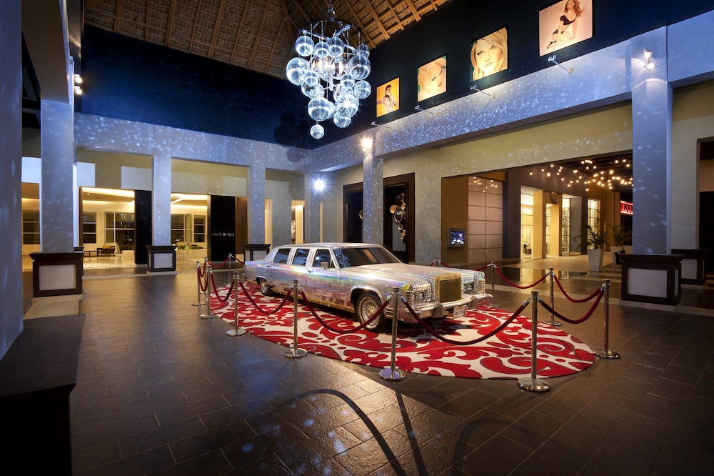 Hard Rock Hotel & Casino Punta Cana an All-Inclusive Resort — Hotel building in Bavaro, La Altagracia