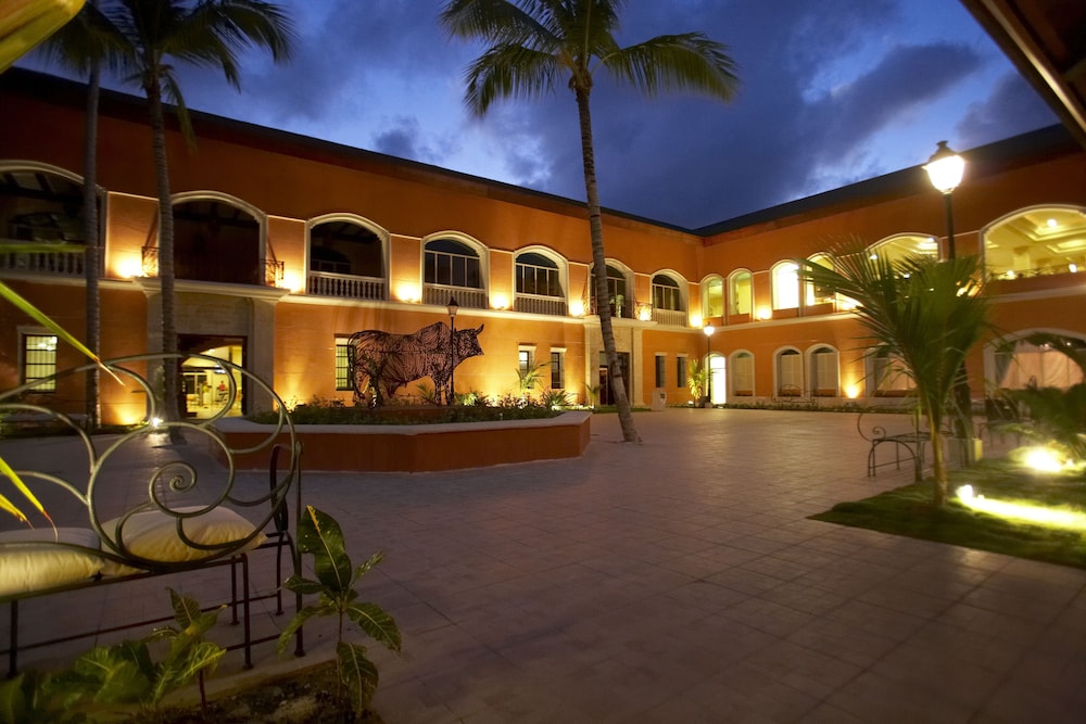 Majestic Elegance Punta Cana - All Inclusive — Hotel building in Bavaro, La Altagracia