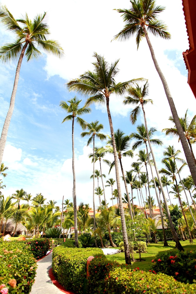 Majestic Elegance Punta Cana - All Inclusive — Hotel building in Bavaro, La Altagracia