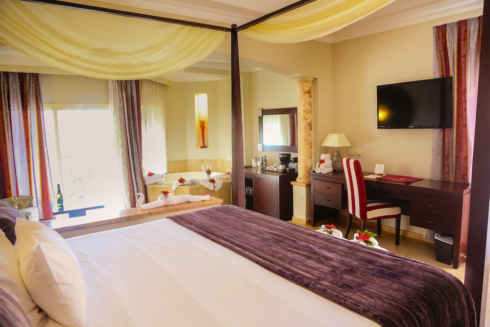 Majestic Elegance Punta Cana - All Inclusive — Hotel rooms in Bavaro, La Altagracia