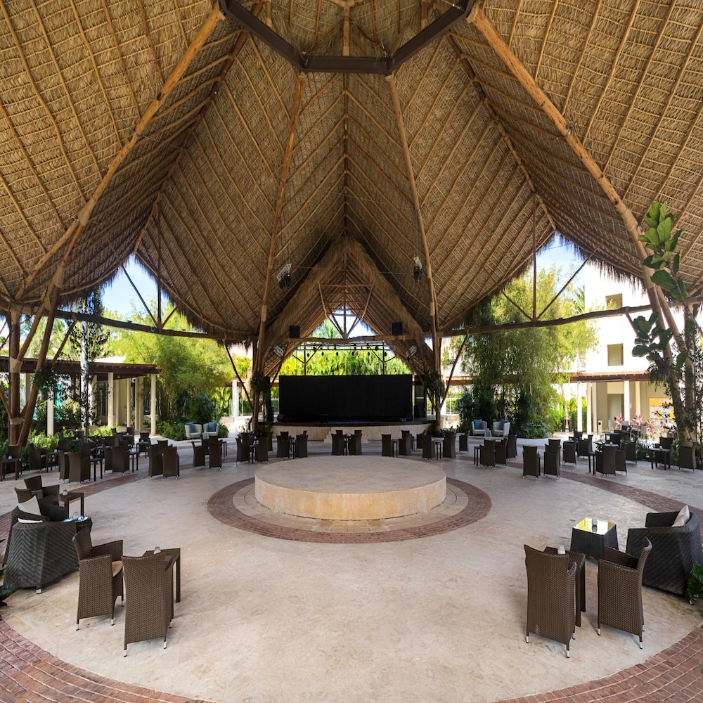 Dreams Royal Beach Punta Cana - All Inclusive — Restaurant & bars in Bavaro, La Altagracia