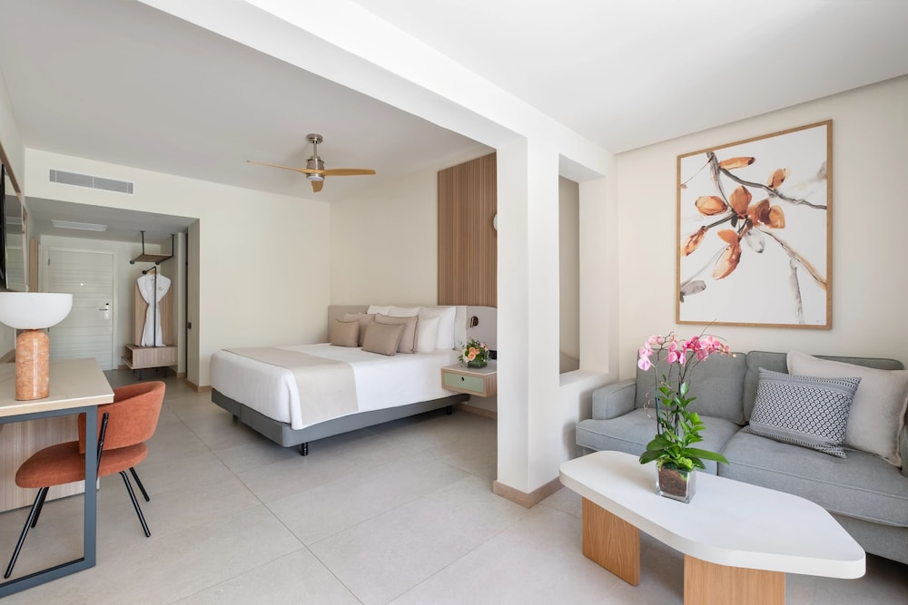 Dreams Royal Beach Punta Cana - All Inclusive — Hotel rooms in Bavaro, La Altagracia