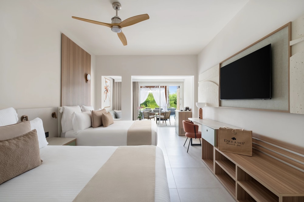 Dreams Royal Beach Punta Cana - All Inclusive — Hotel rooms in Bavaro, La Altagracia